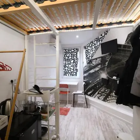 Cozy Loft In The Heart Of *