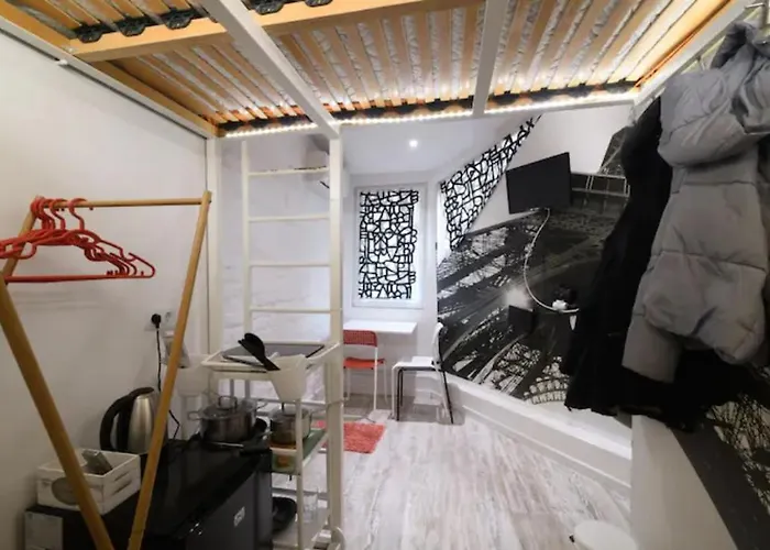 Cozy Loft In The Heart Of *