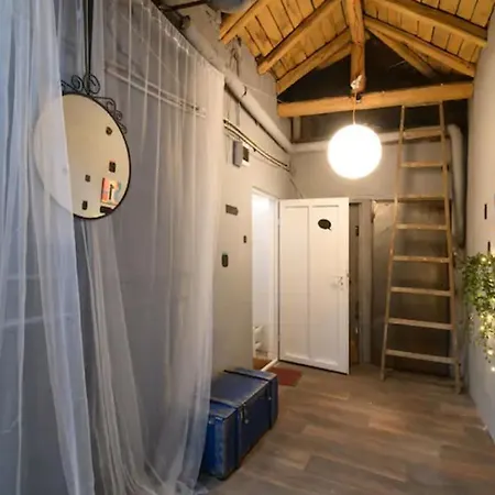 Апартамент Cozy Loft In The Heart Of *